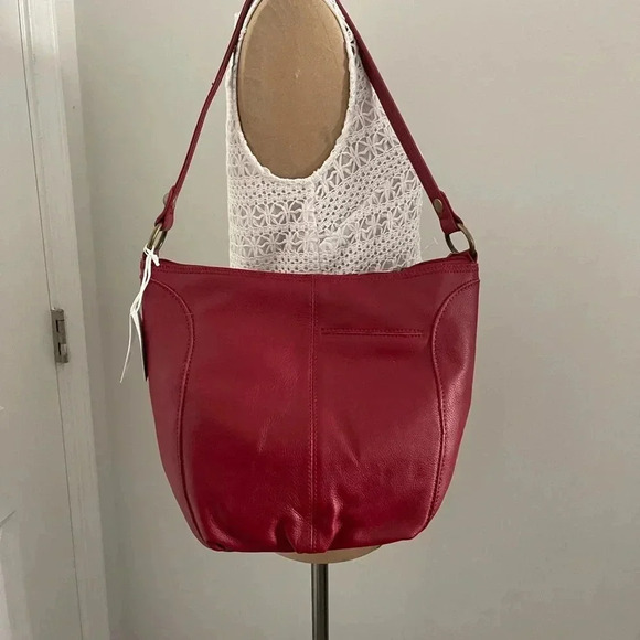 The Sak Iris leather hobo shoulder bag in Crimson - Picture 5 of 7